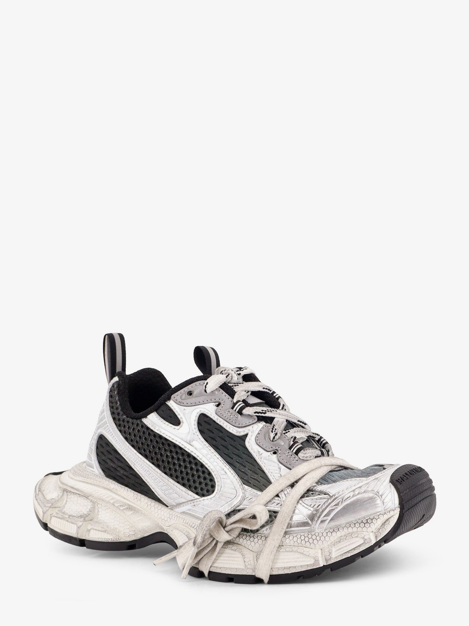 3XL Gradient mesh sneakers with used effect