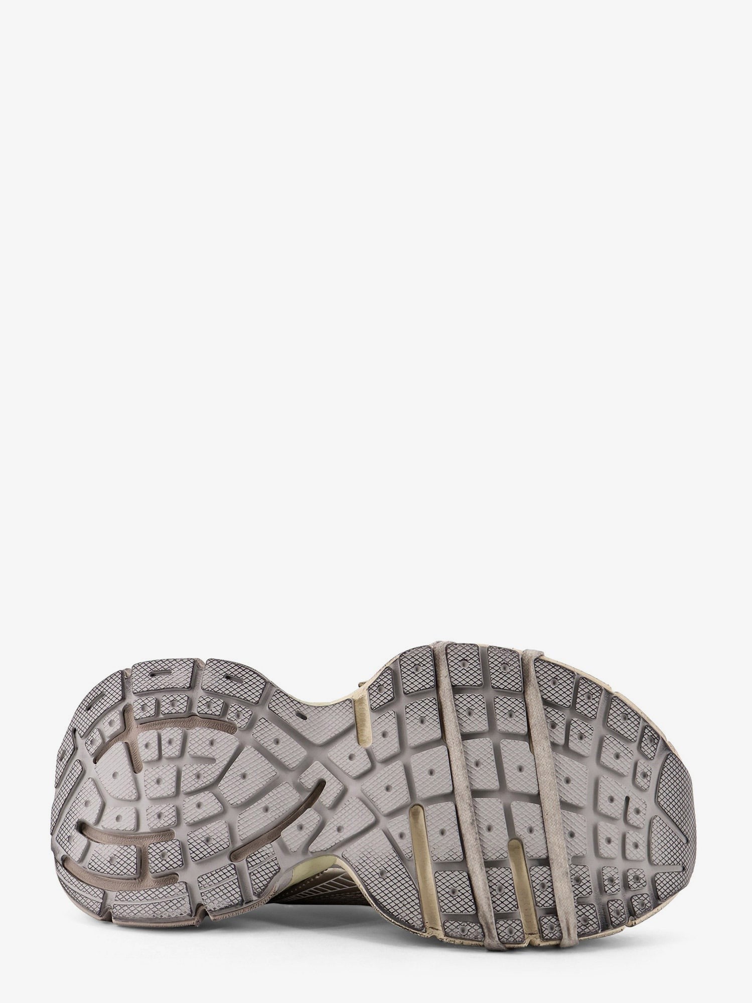 3XL low-top mesh sneakers