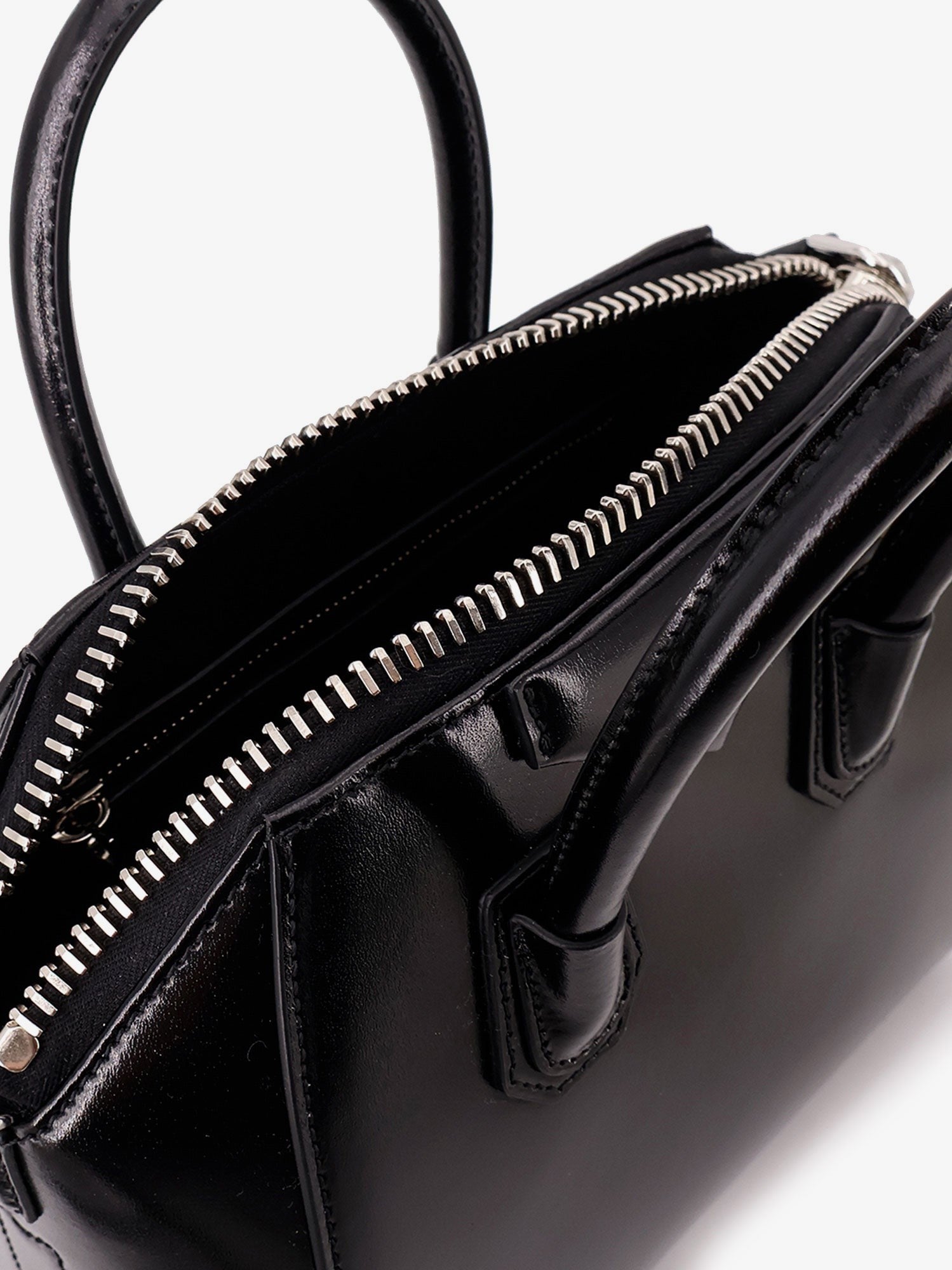 Antigona Mini leather shoulder bag