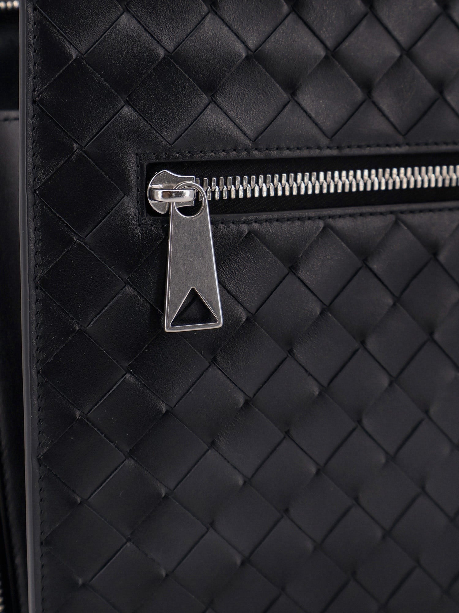 Avenue leather document case with Intrecciato motif