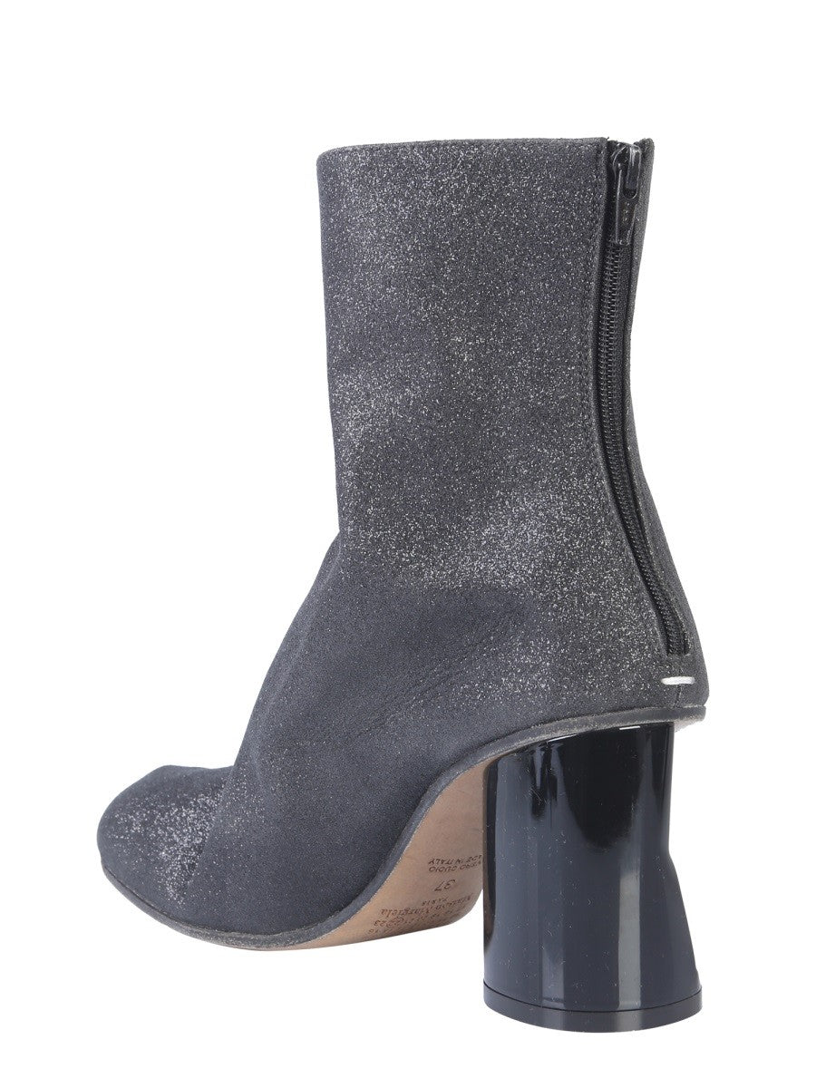 BOOT WITH CRUSHED HEEL