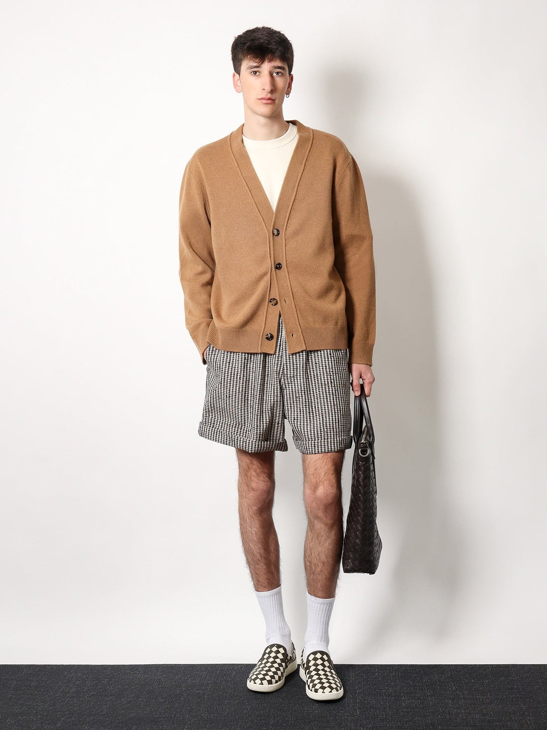 Cashmere cardigan with intrecciato iconic motif leather  details