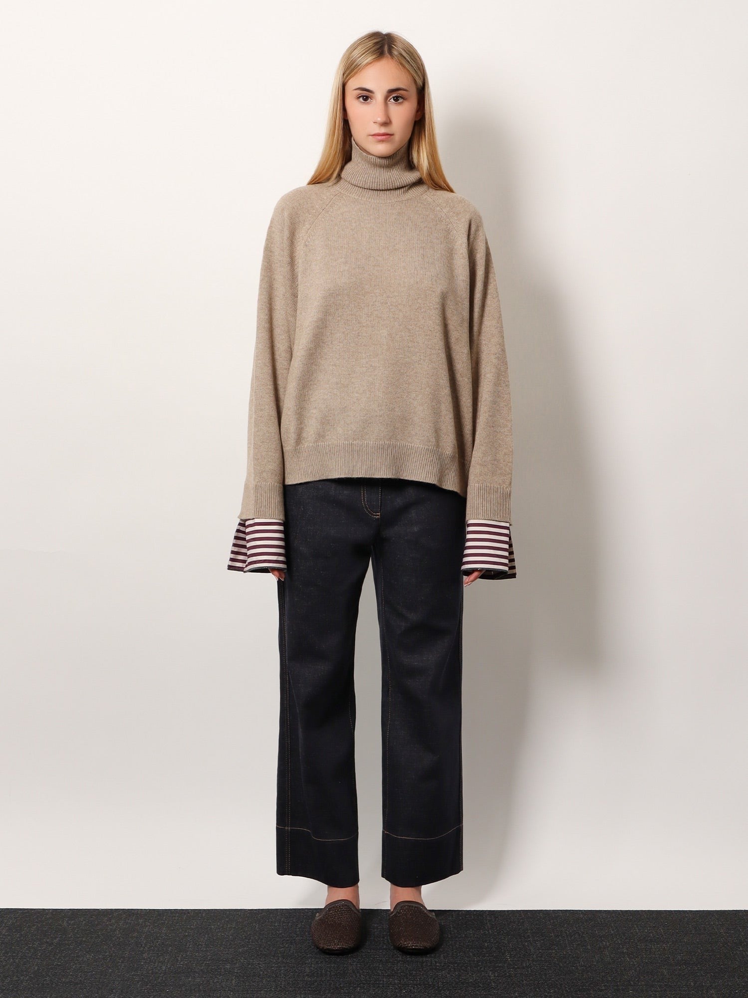 Cashmere sweater with Monili detail
