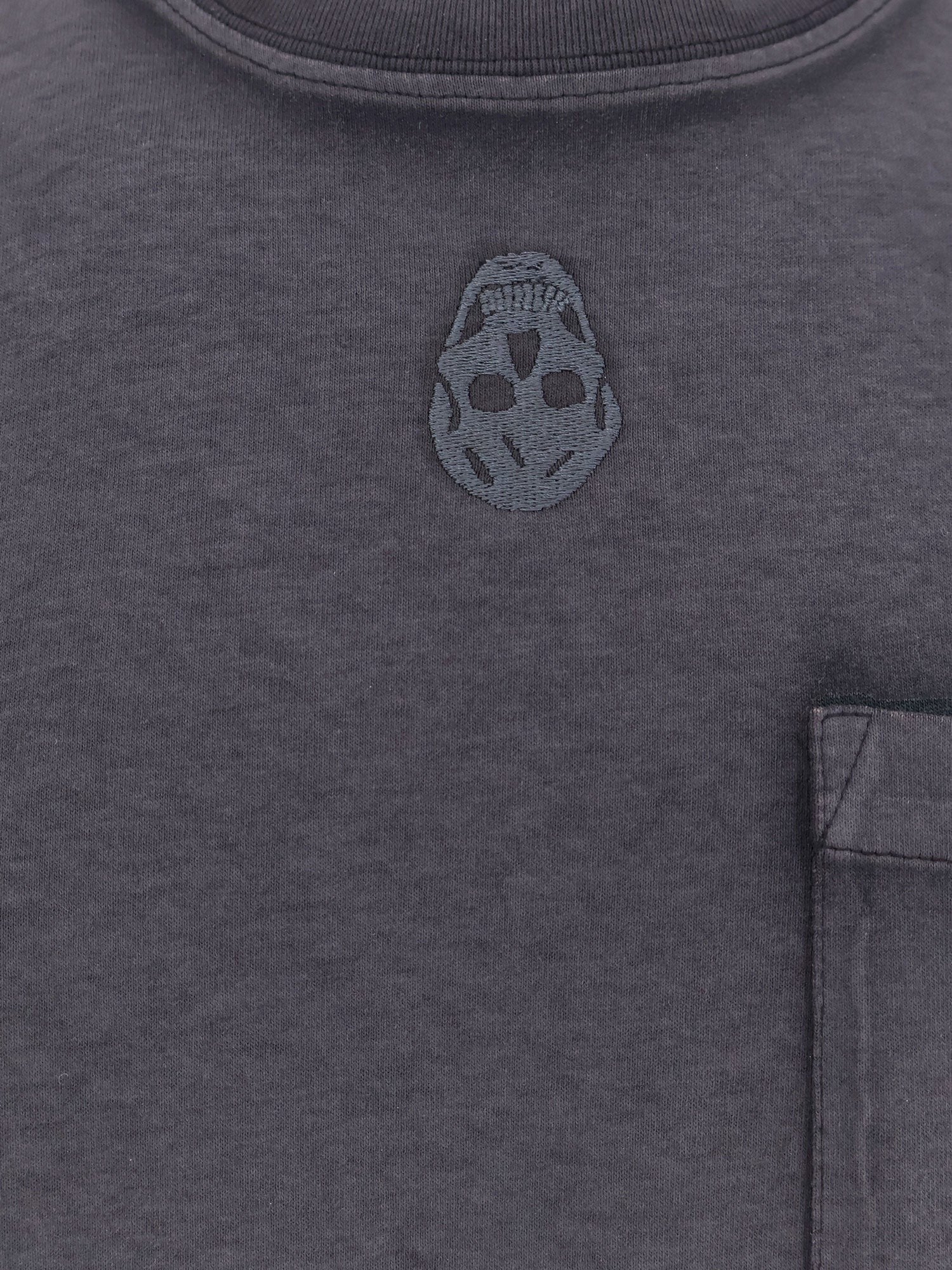 Cotton t-shirt with frontal iconic skull