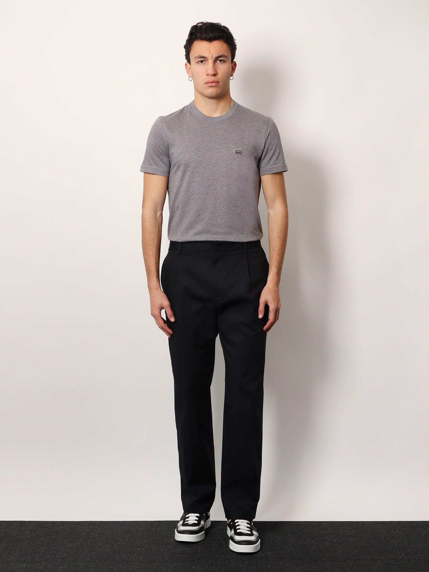 Cotton t-shirt with metal logo detail