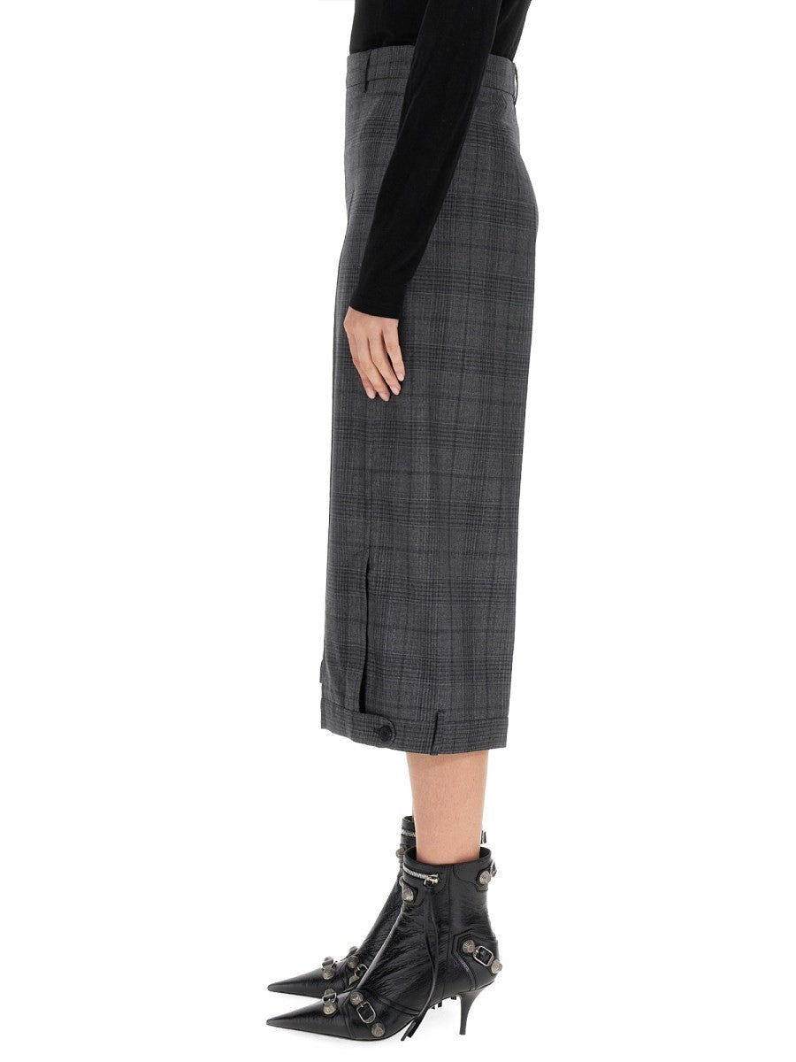 DECONSTRUCTED SHORTS