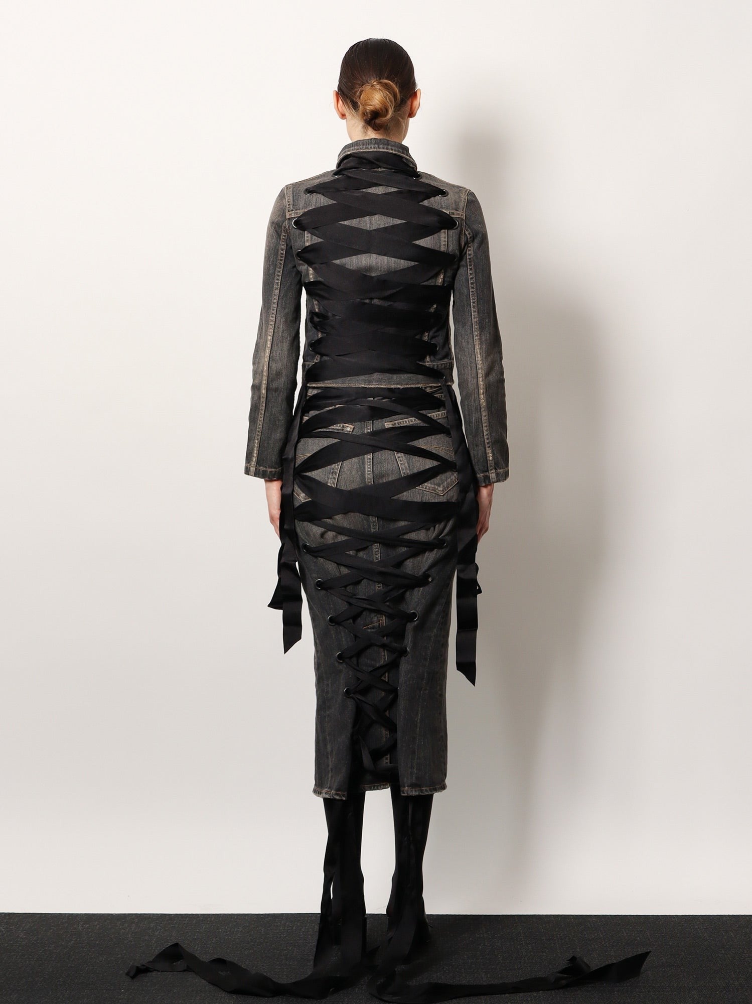 Denim skirt with laces interwining