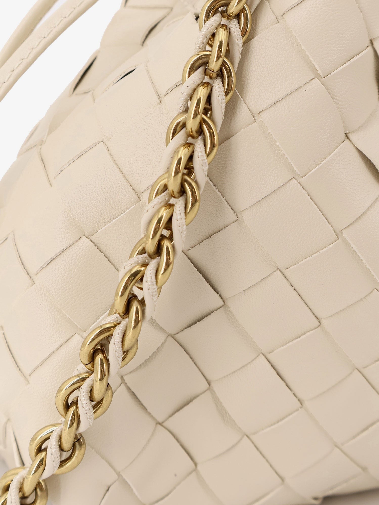 Dustbag leather pouch with Intrecciato motif