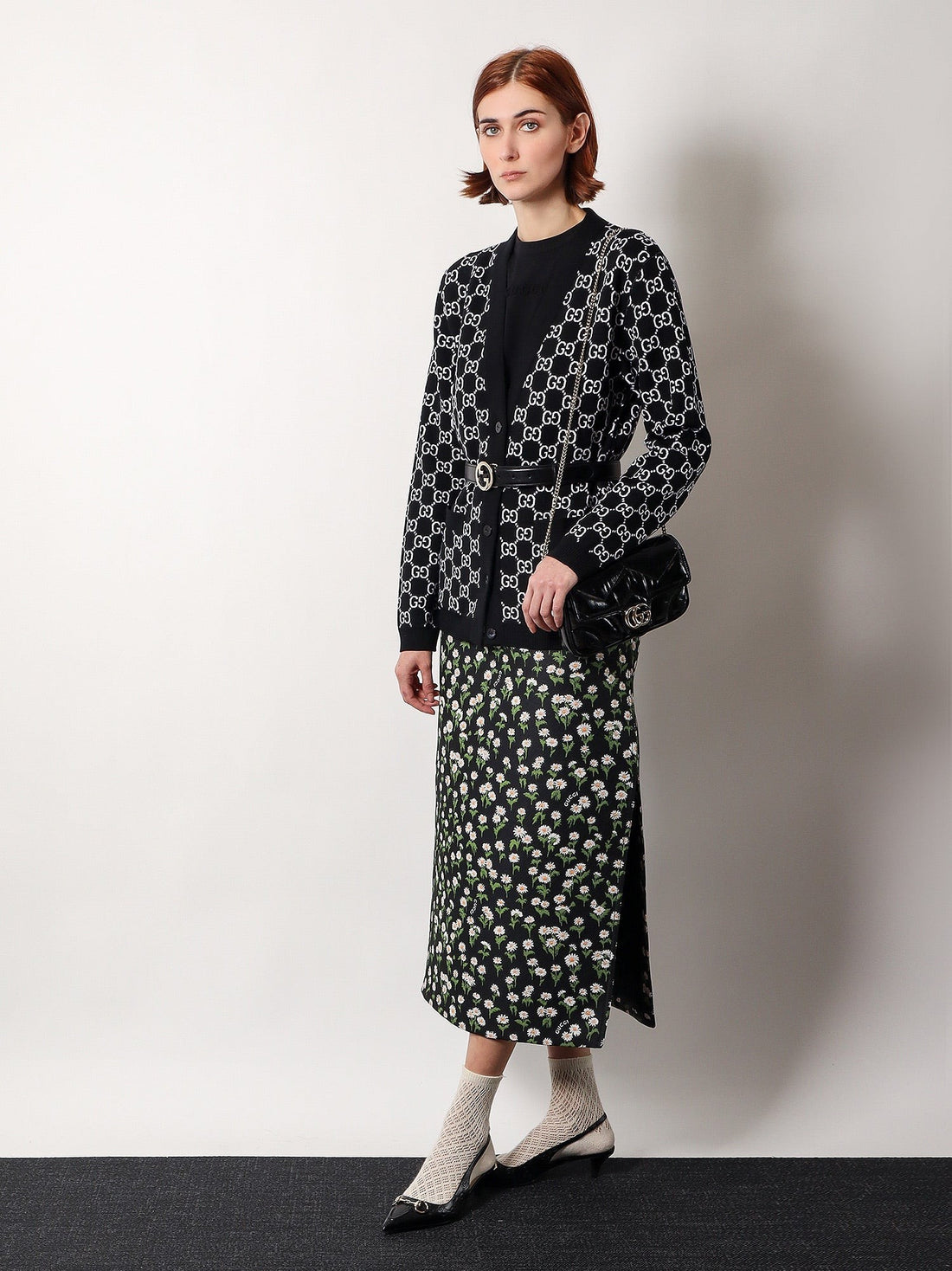 Gg marmont patent leather shoulder bag with frontal gg logo