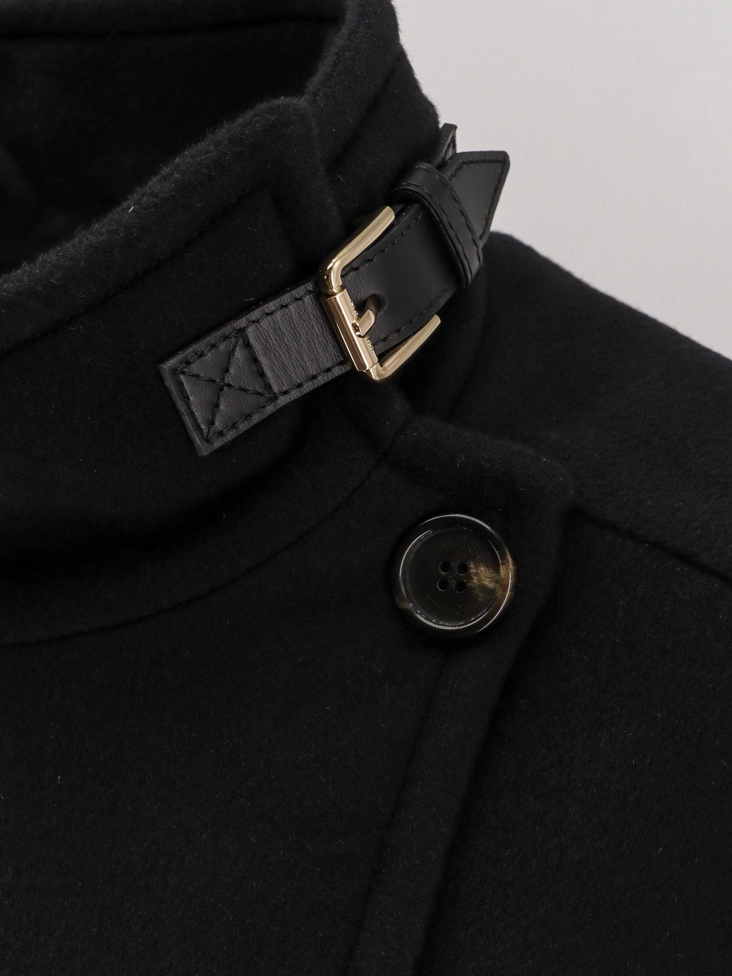 Hand-sewn Derrik cashmere cape