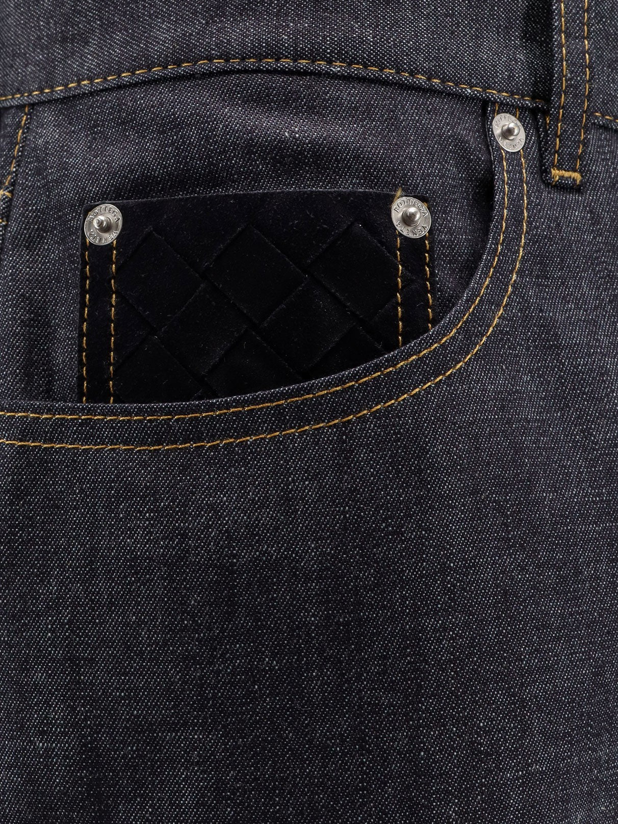 Wide leg jeans with turn up