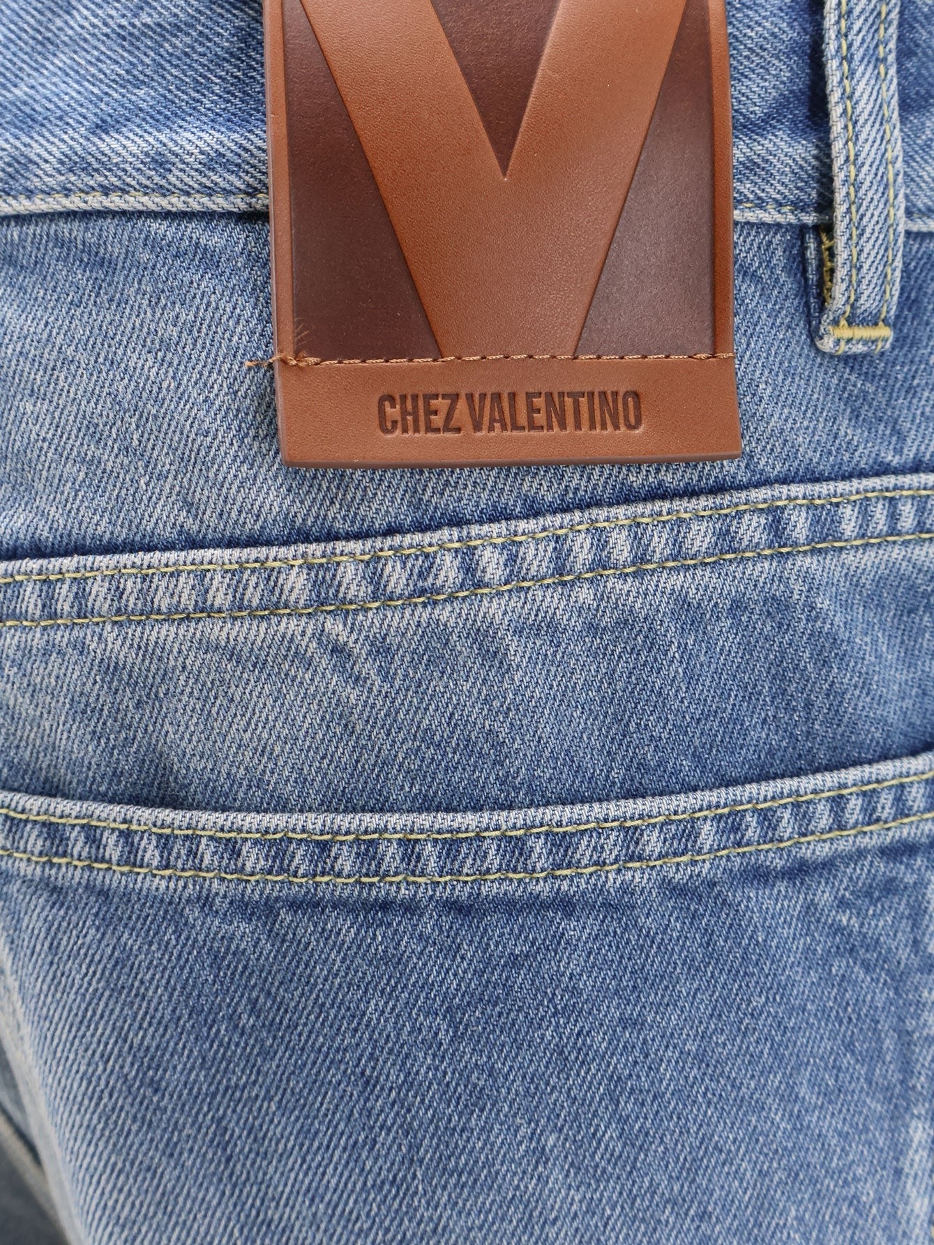 Jeans with Chex Valentino detail