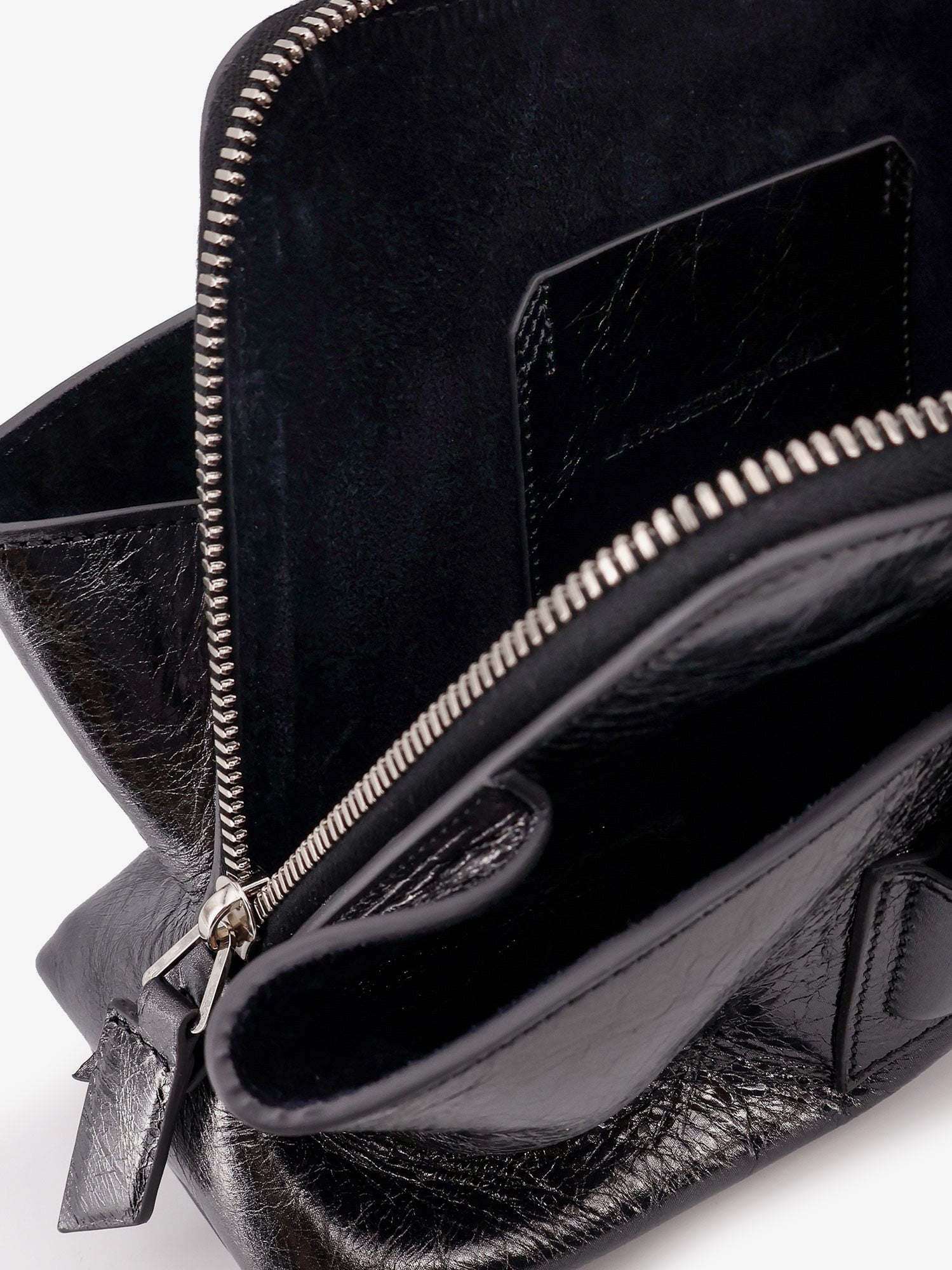 La Passeggiata Small laminated leather shoulder bag