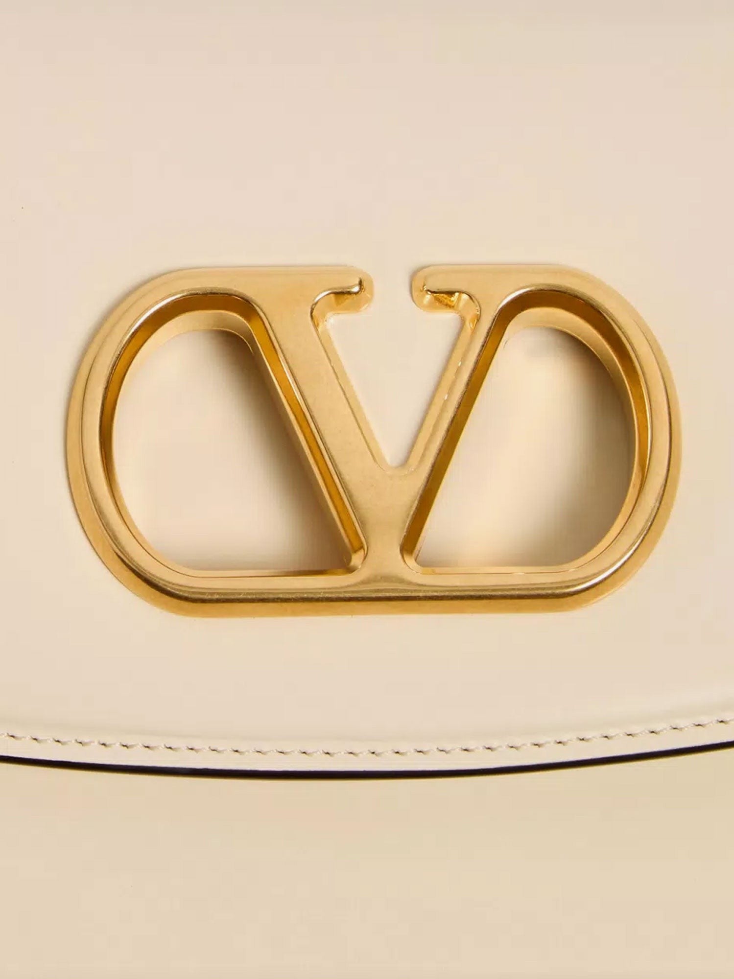Leather Vlogo shoulder bag