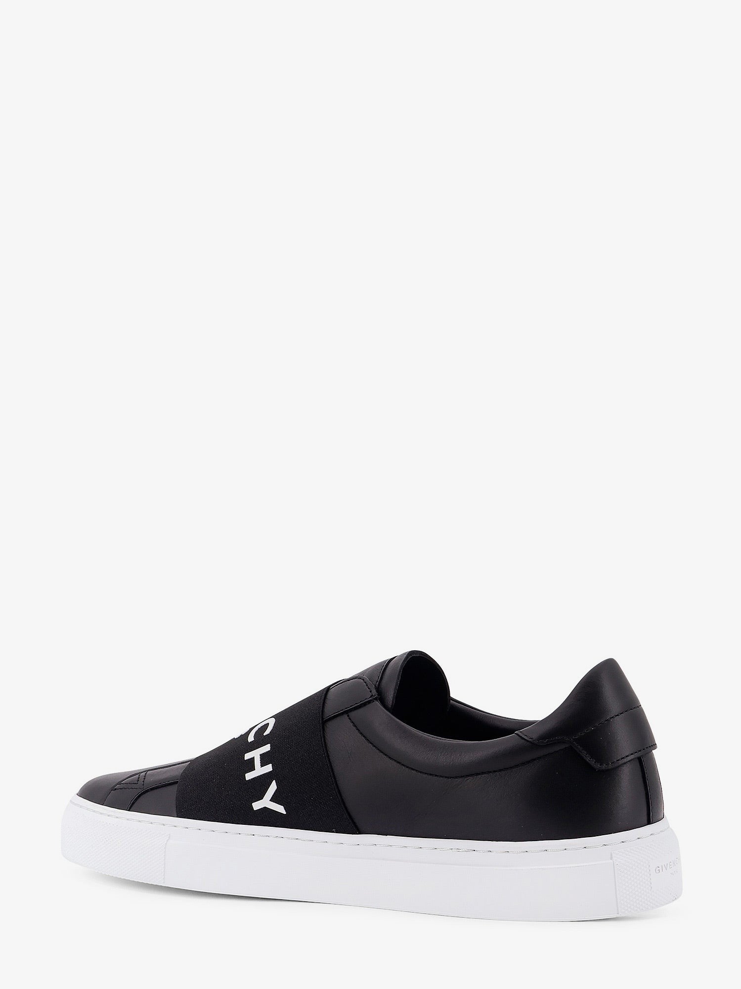 Low-top leather sneakers