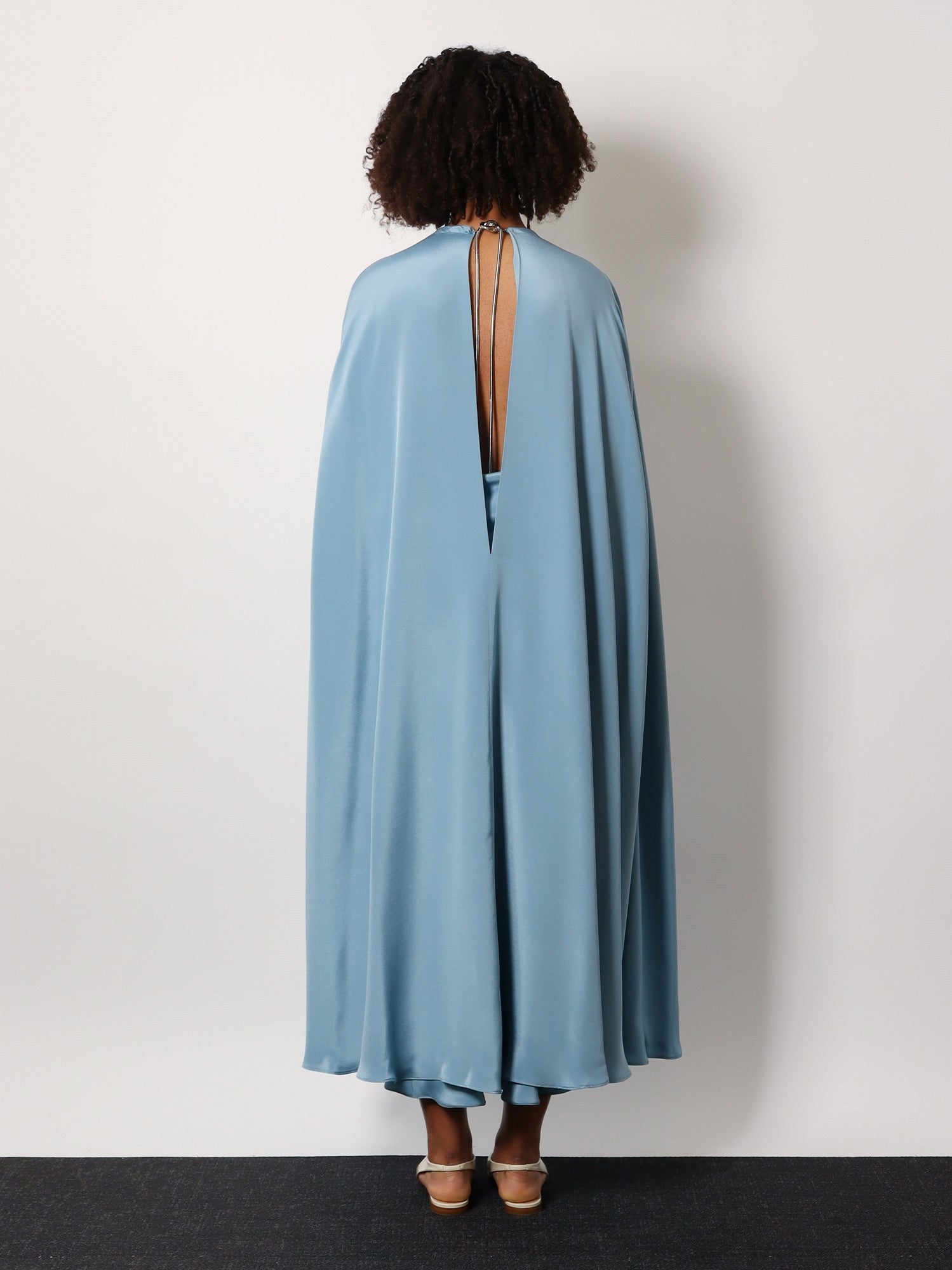 Managua silk long dress with silk cape and metal detail