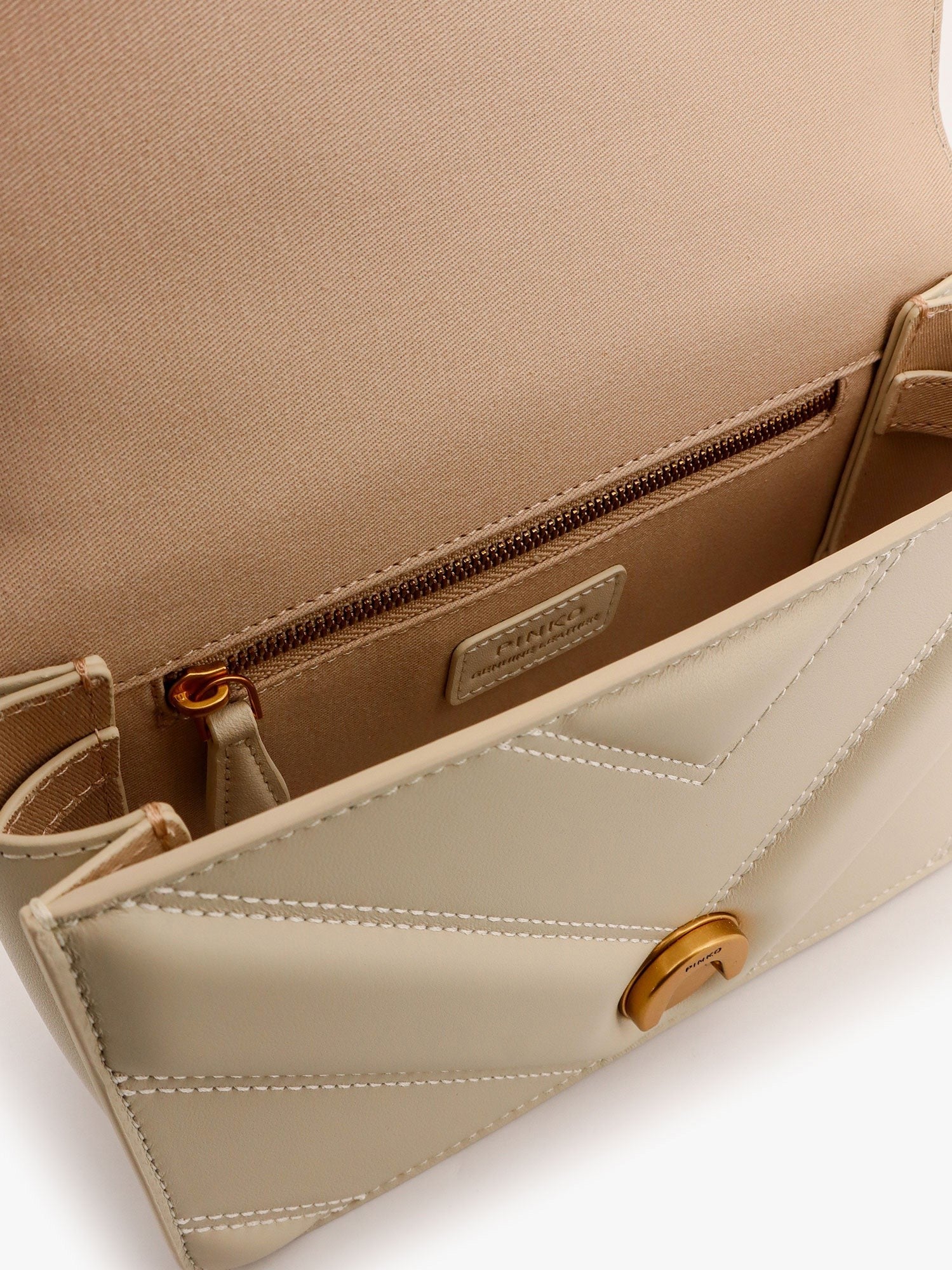 Matelassé leather shoulder bag with love birds buckle