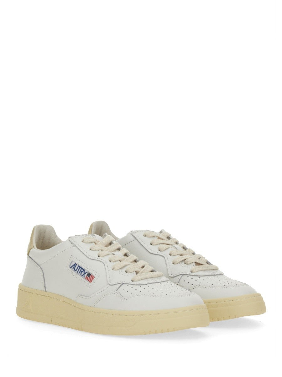 MEDALIST LOW SNEAKER