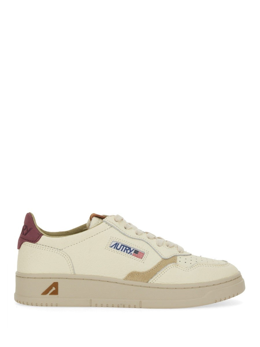 MEDALIST LOW SNEAKER
