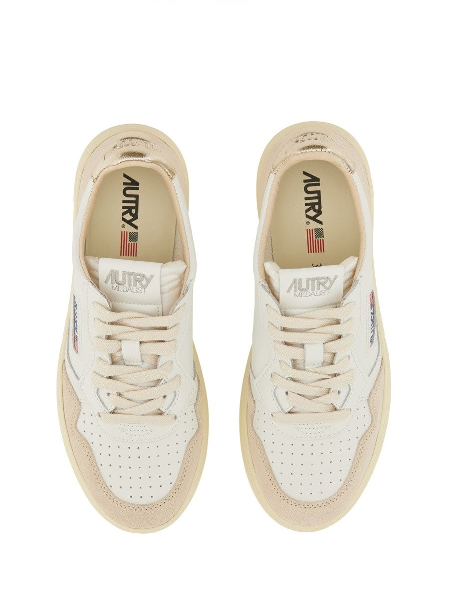MEDALIST LOW SNEAKER