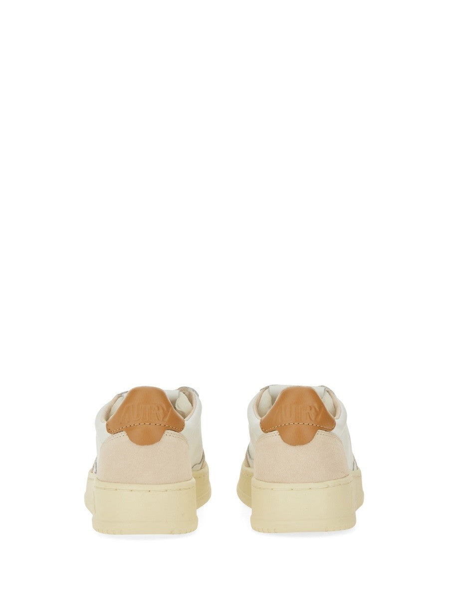 MEDALIST LOW SNEAKER