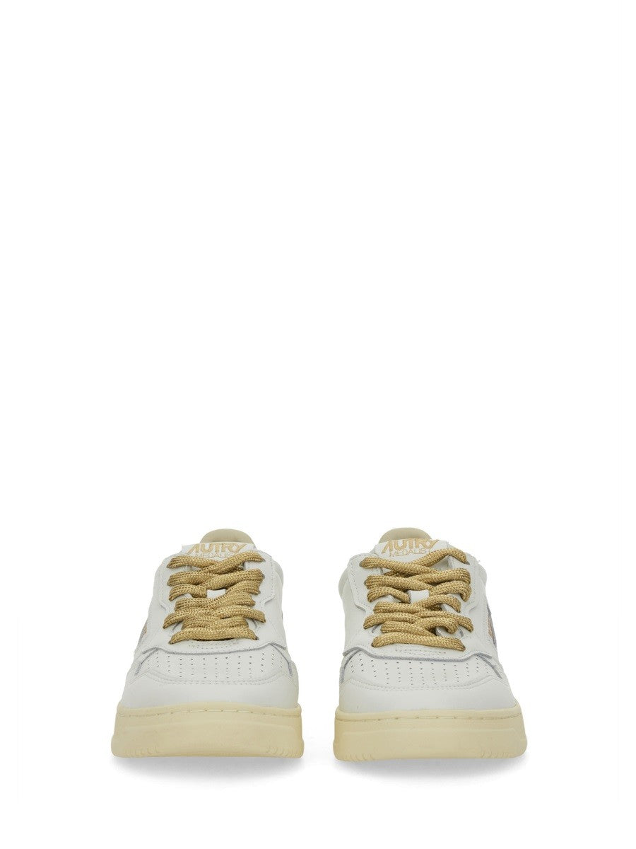 MEDALIST LOW SNEAKER