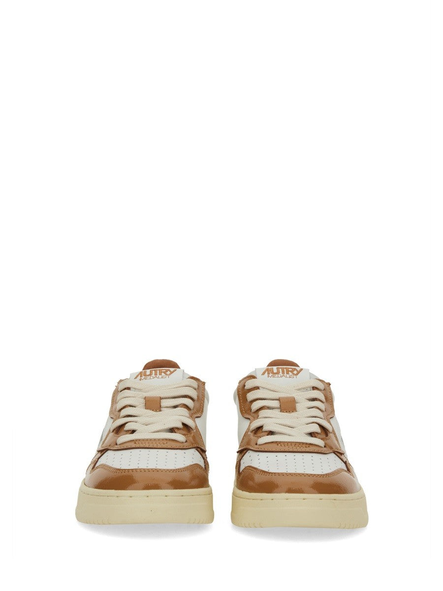 MEDALIST LOW SNEAKER