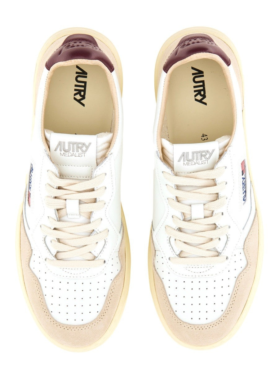 "MEDALIST LOW" SNEAKER