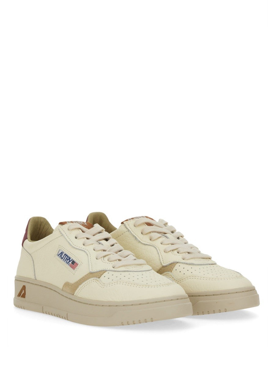MEDALIST LOW SNEAKER