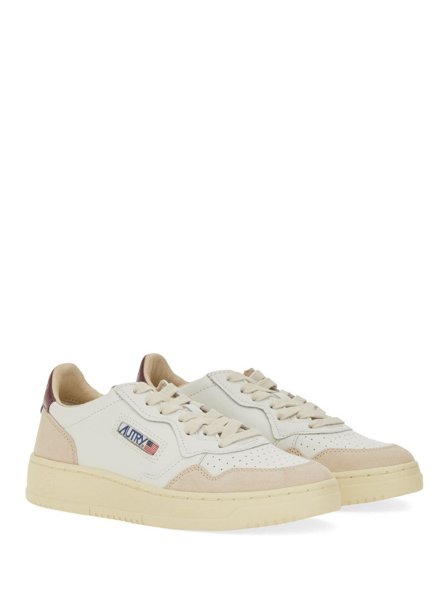 MEDALIST LOW SNEAKER