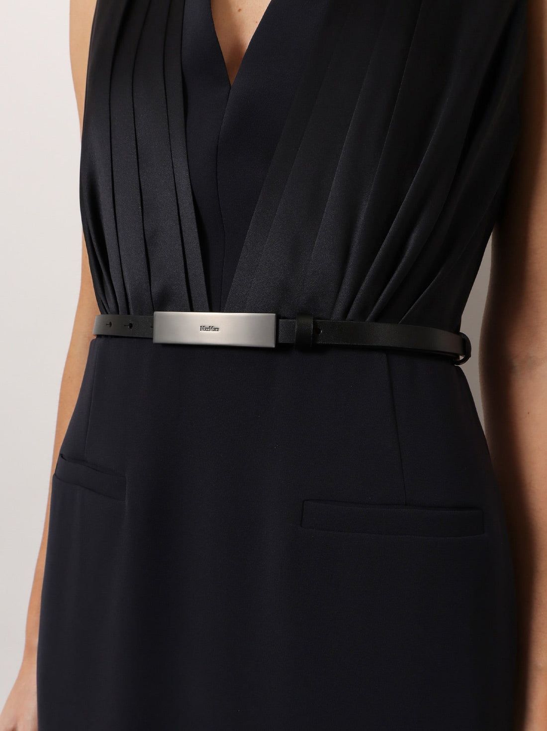 New plate 15 max mara sfilata leather belt