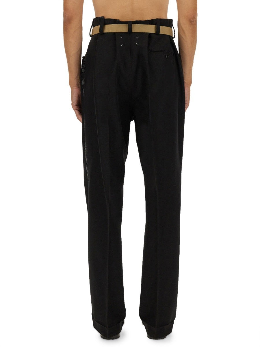 PANTS WITH PLEATS AND BELT