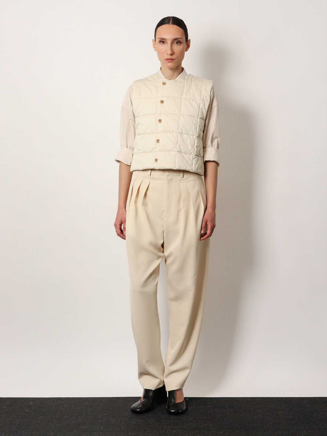 Pleated tailored wool blend trouser