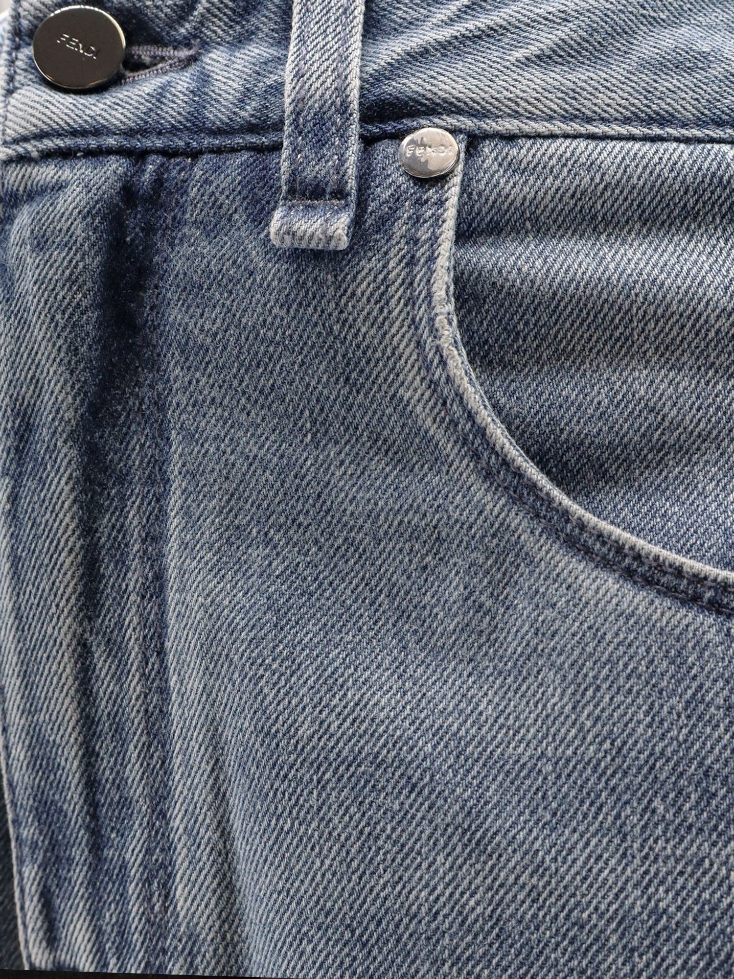 Regular five pockets jeans