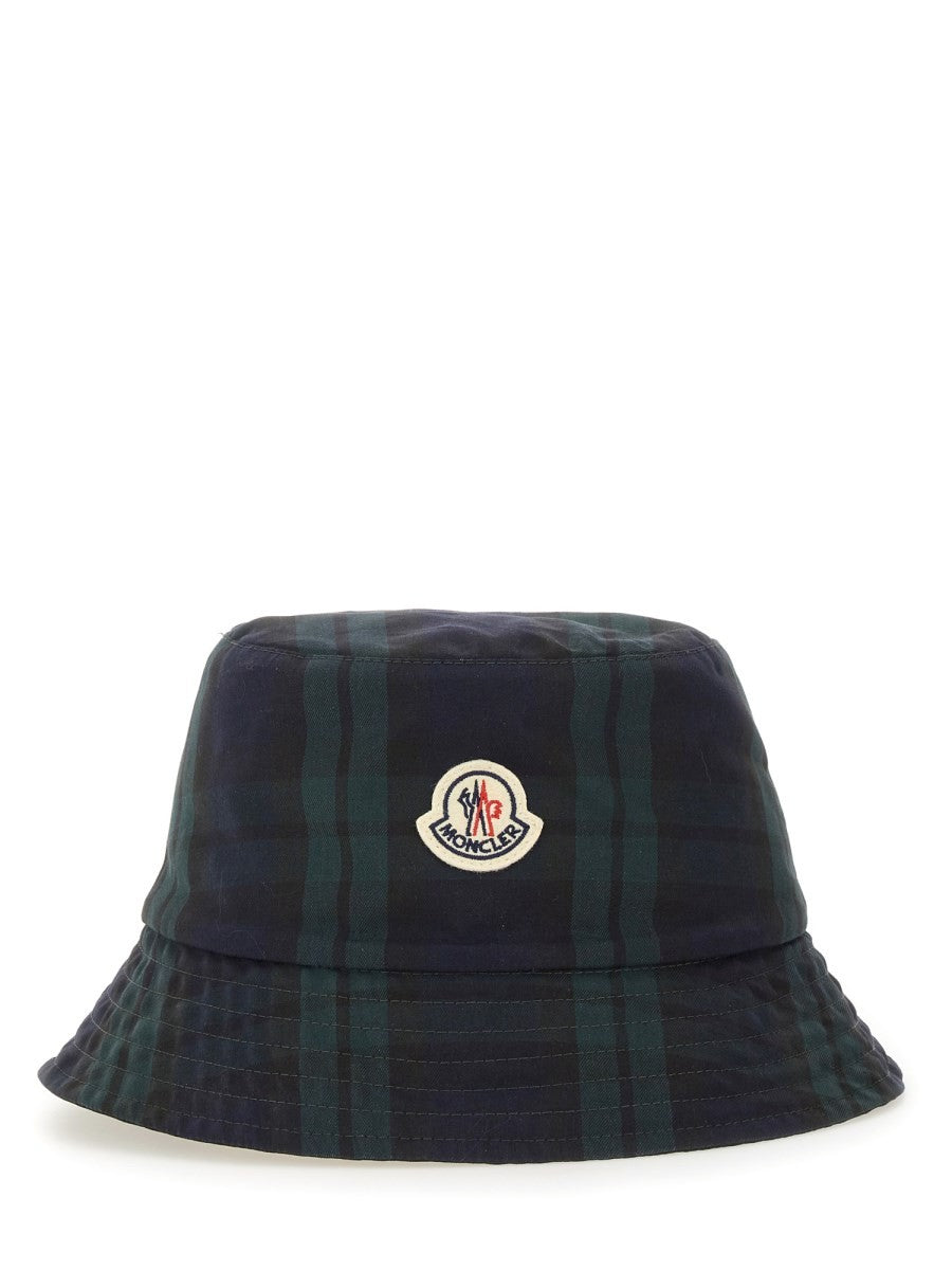 REVERSIBLE BUCKET HAT
