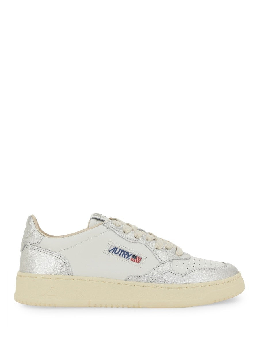 MEDALIST LOW SNEAKER