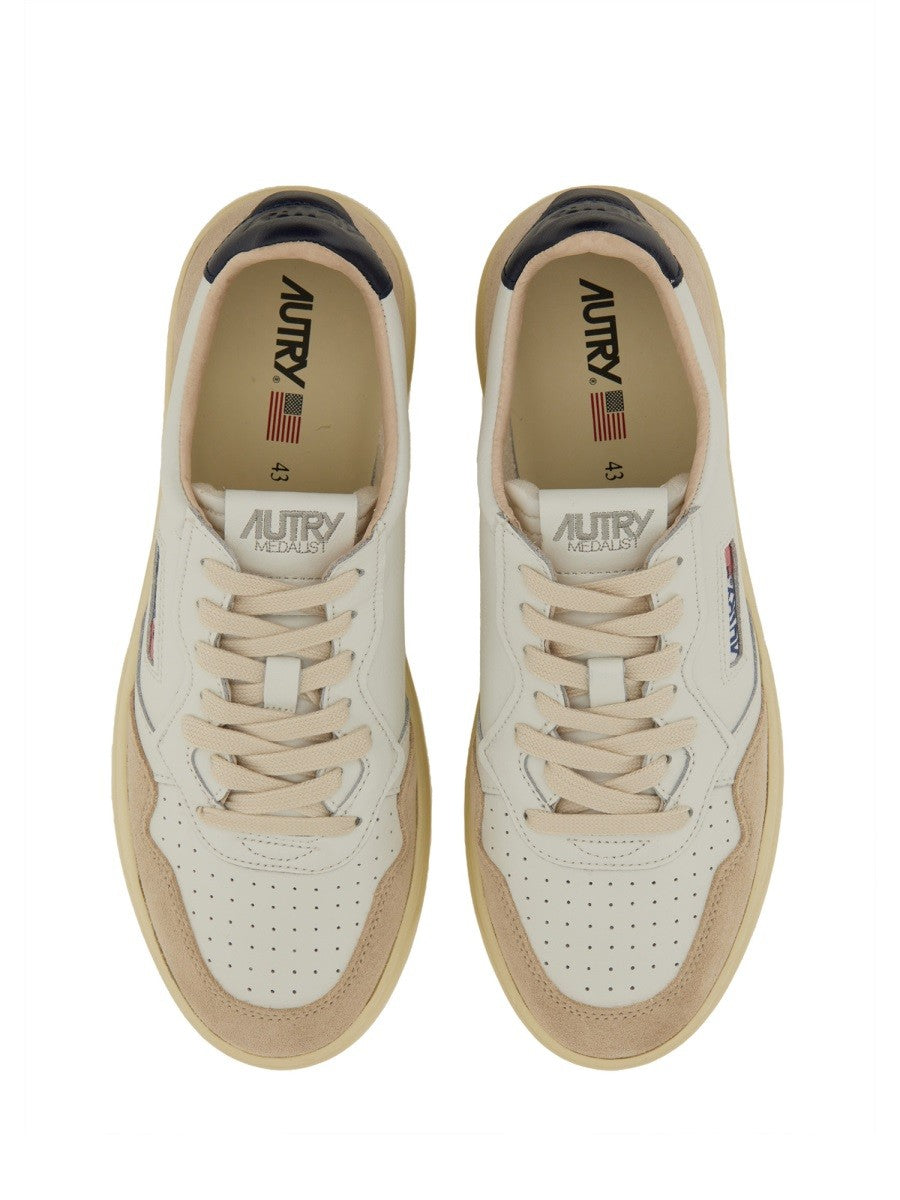 SNEAKER "MEDALIST" LOW