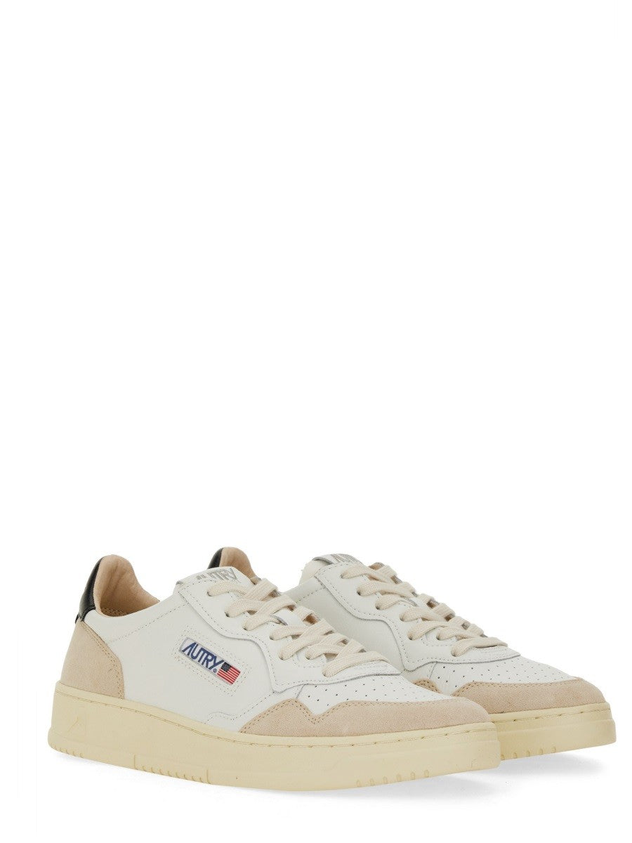 MEDALIST LOW SNEAKER