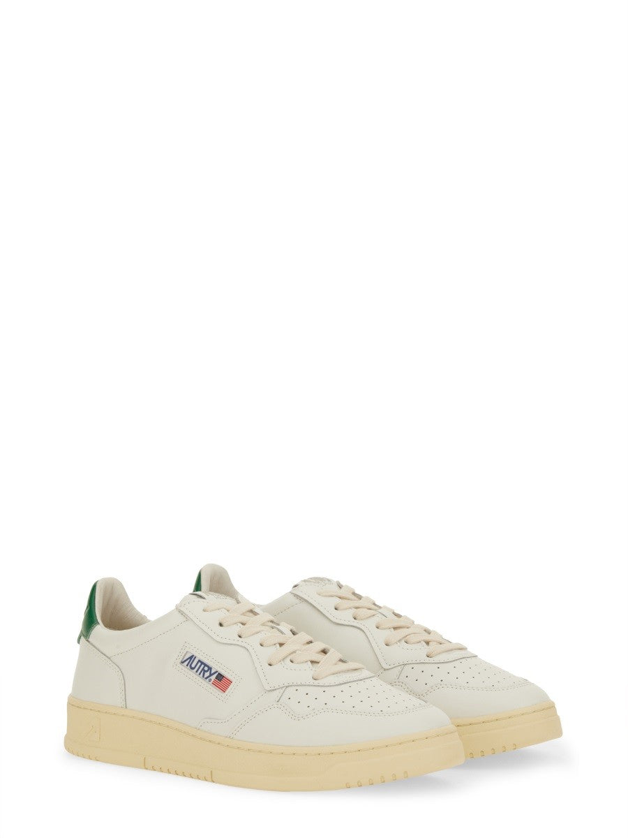 MEDALIST LOW SNEAKER