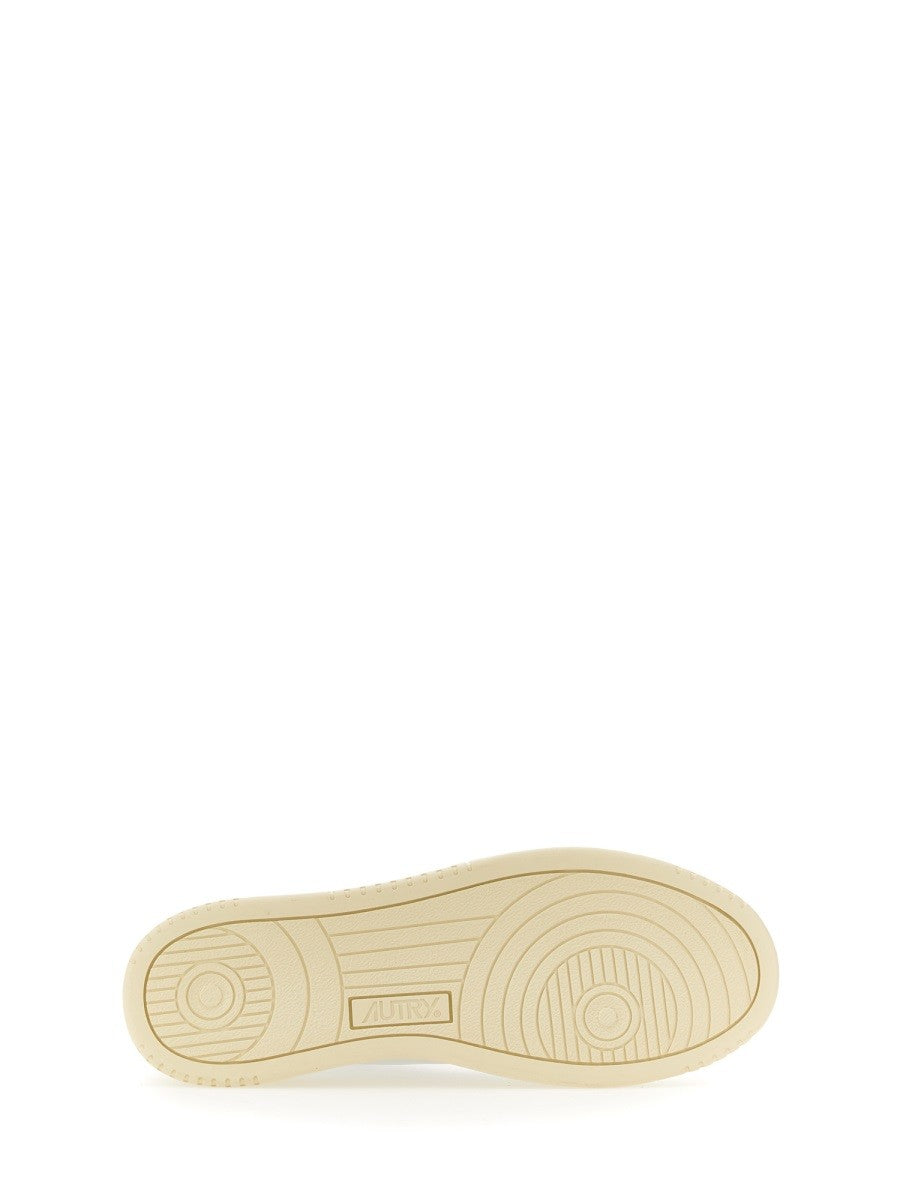 "MEDALIST LOW" SNEAKER