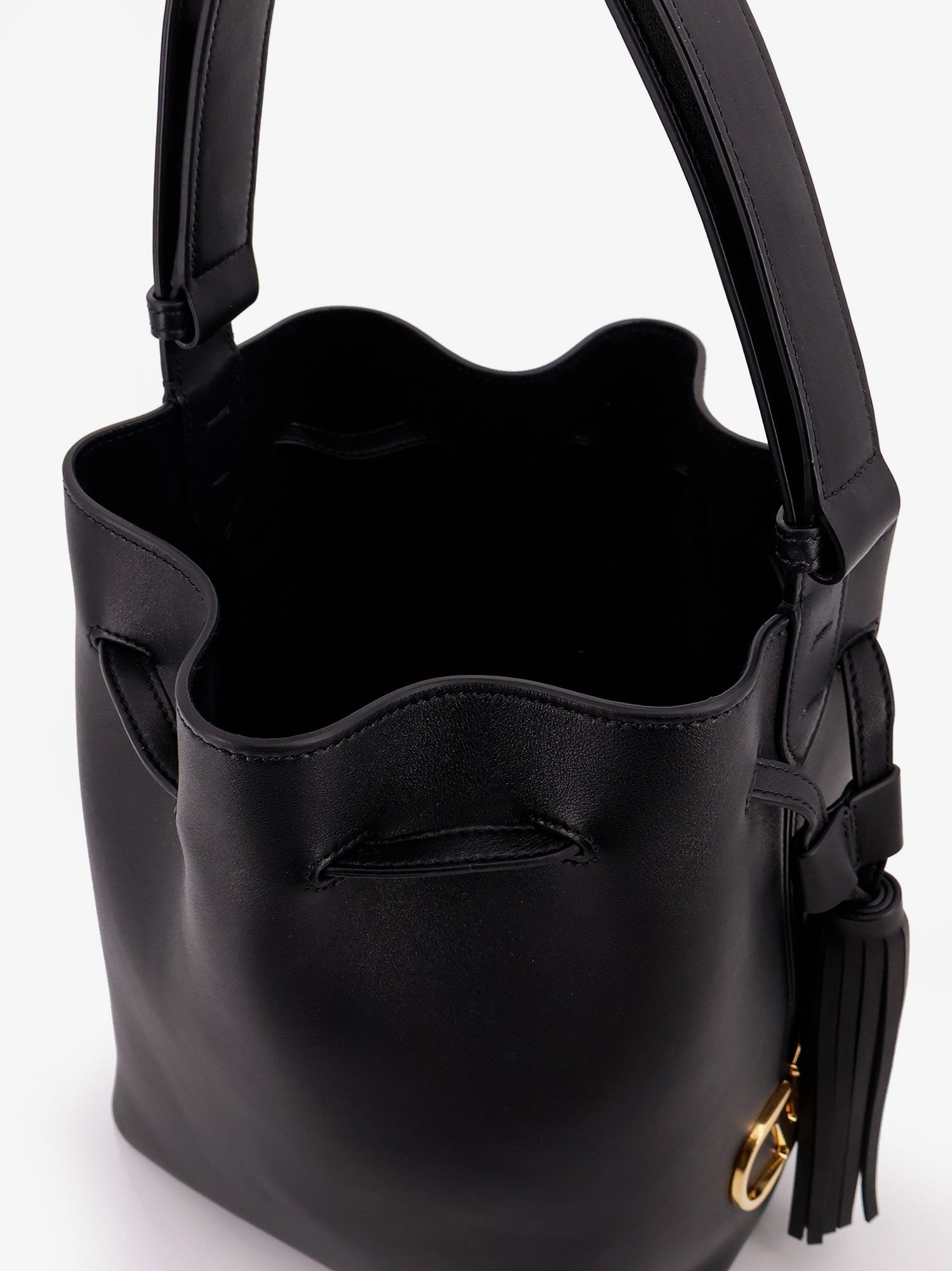 So Seau leather bucket bag with meatl Vlogo