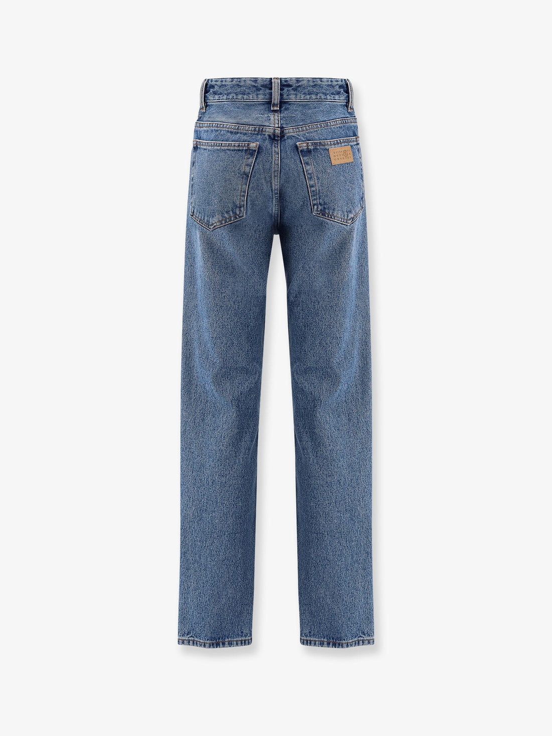 Straight leg jeans with reverse pockets