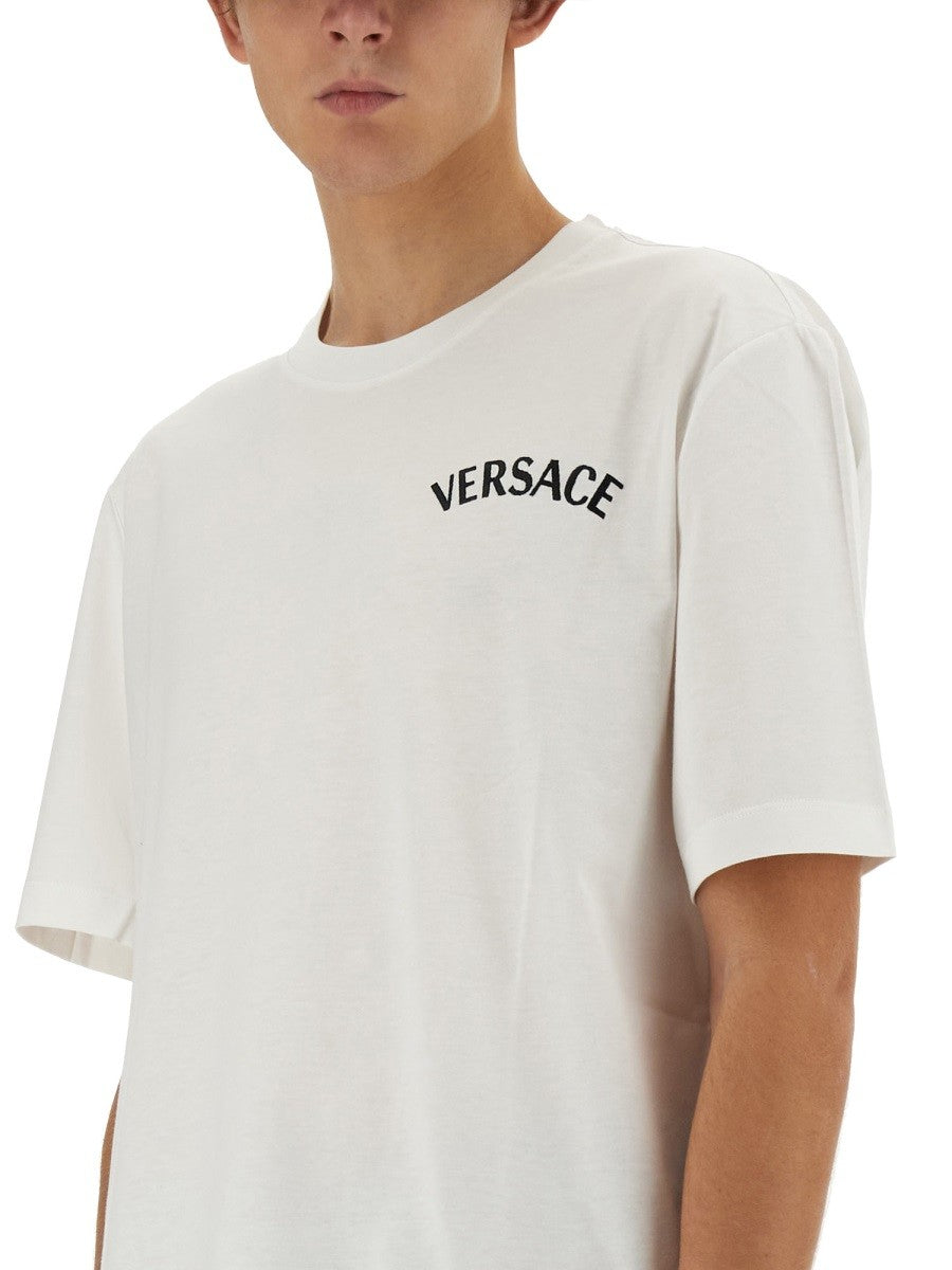 T-SHIRT WITH LOGO