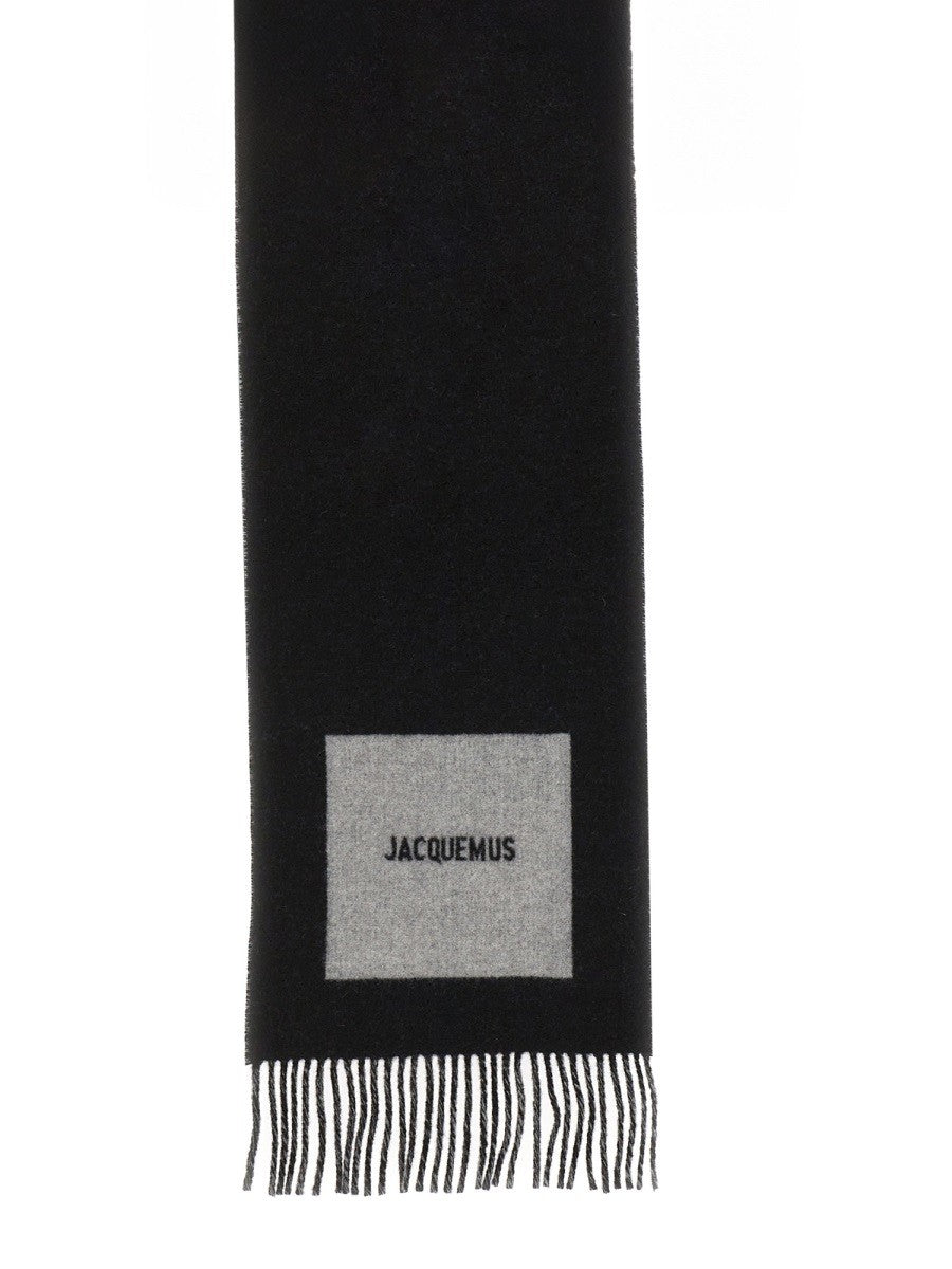 THE "ROND CARRÉ" SCARF
