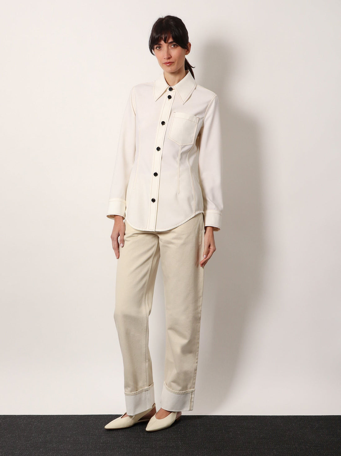 Traverl light wool shirt with maxi pointed collar