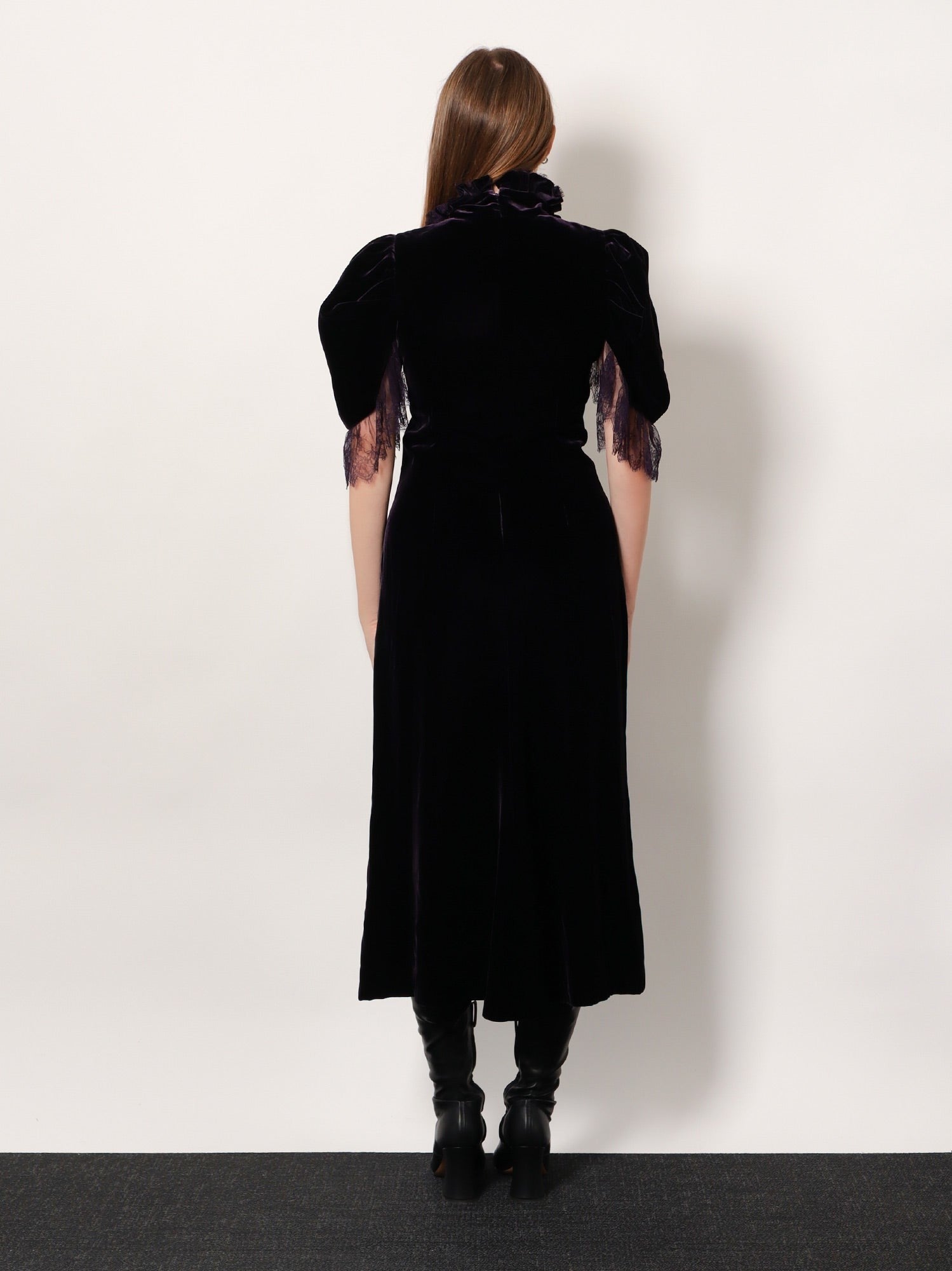 Velvet dress with silk lining