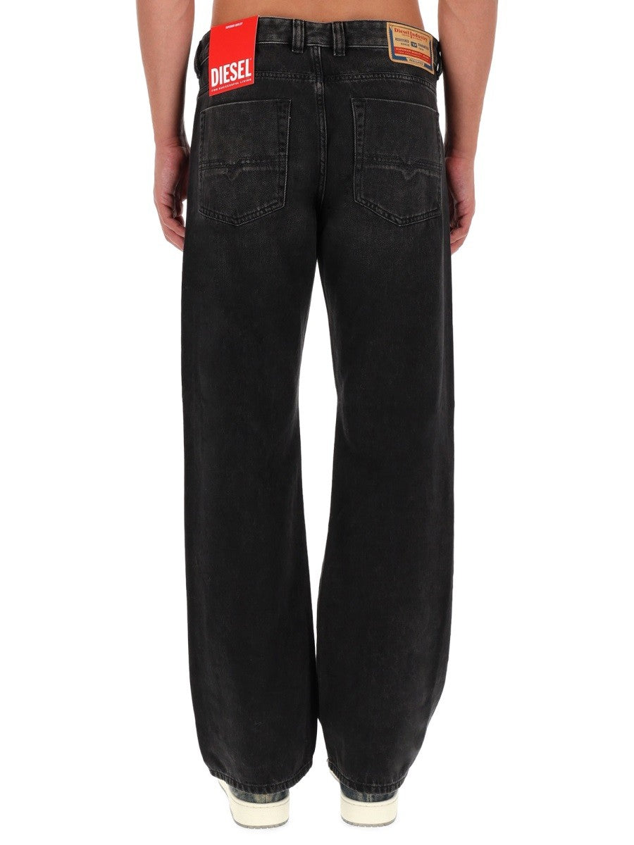 "1980 D-EEPER" JEANS