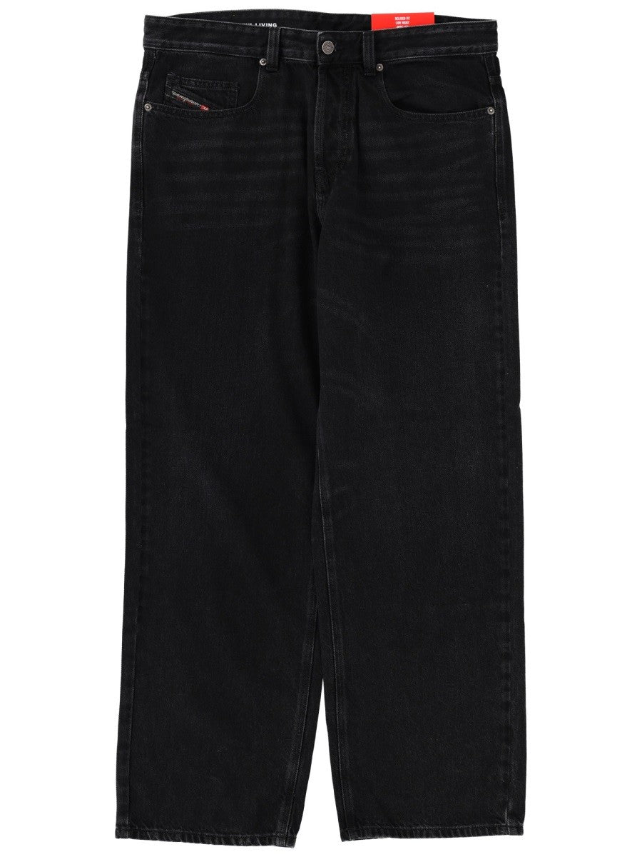 Diesel - "2001 D-MACRO" JEANS 2001-d-macro-jeans_2d559e6a-aec6-4c6a-bf1b-4409cb7871fc