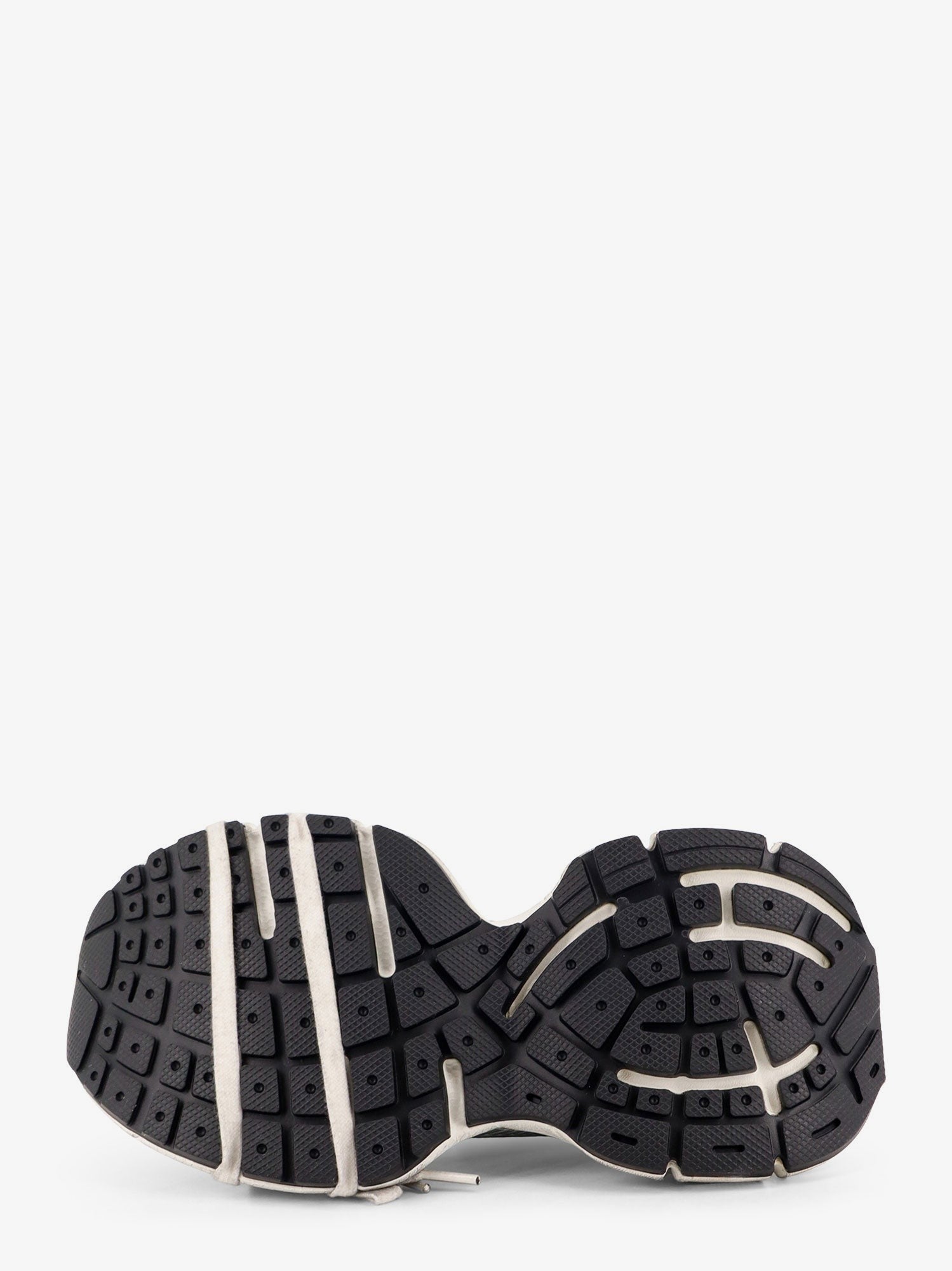 3XL Gradient mesh sneakers with used effect