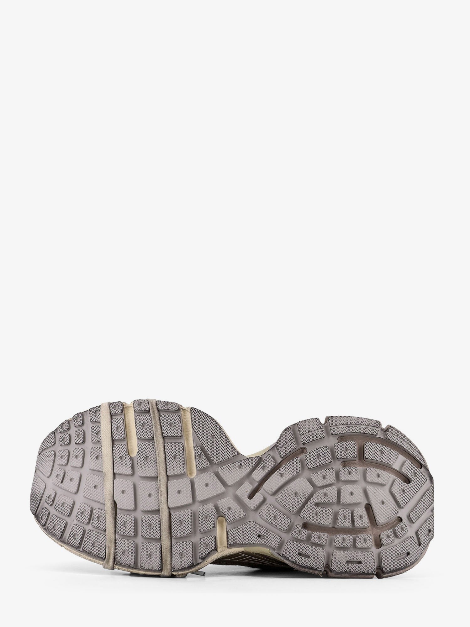 3XL low-top mesh sneakers